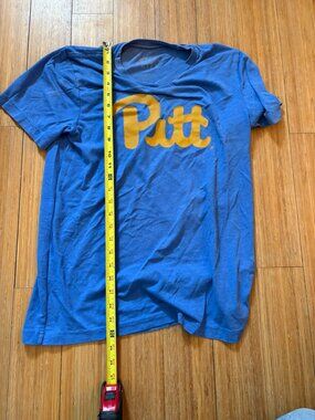 Pitt t-shirt